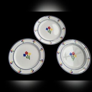 Lot of 3 Vtg Tulip Tyme Stoneware Dinner Plate Red Yellow Blue 10.5 in Flowers